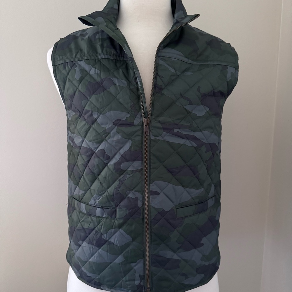 Crewcuts J. Crew Kids’ Camouflage Puffer Vest